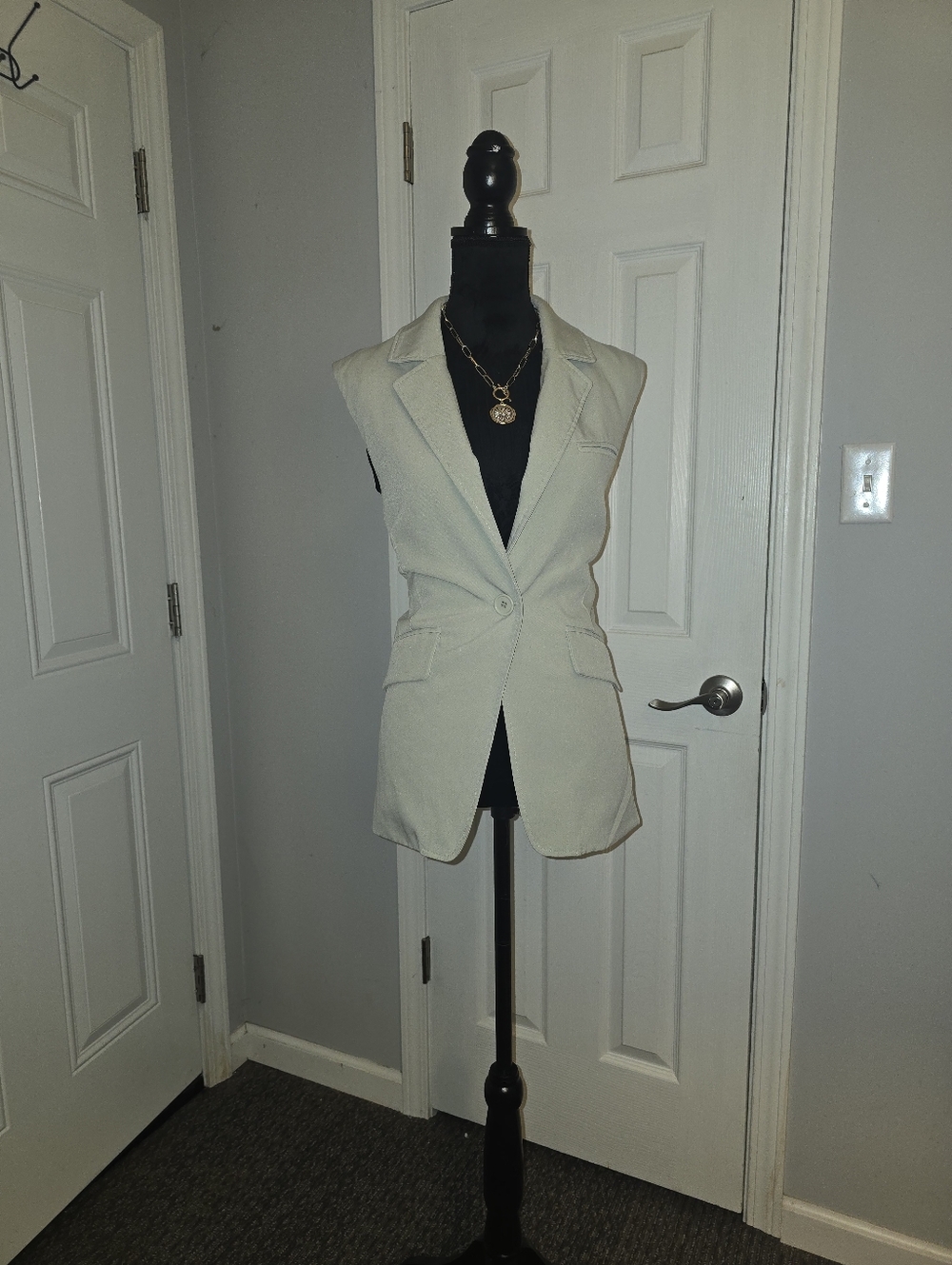 Women's Sleeveless Blazer Vest - Light Gray